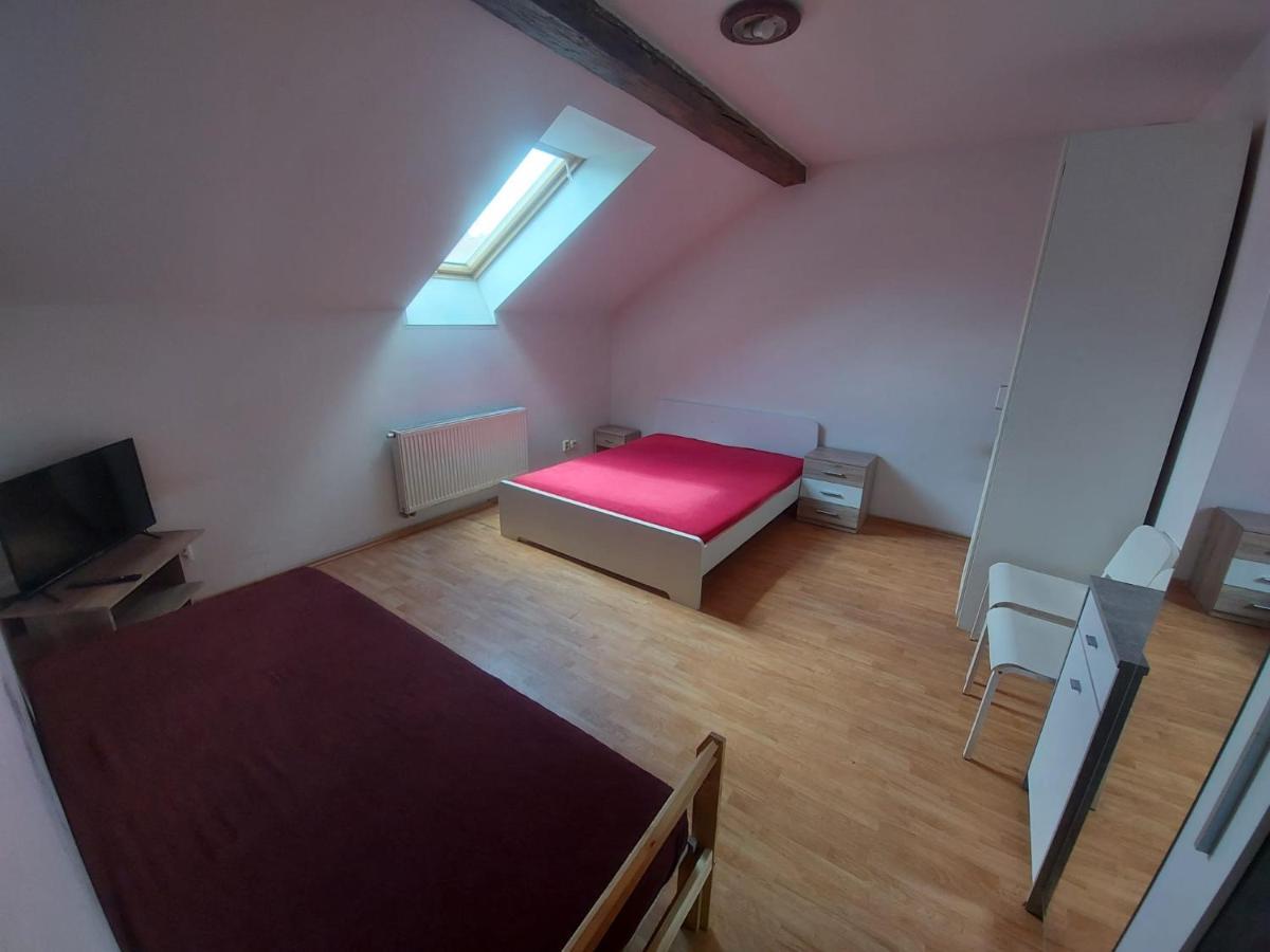 Apartments Zizkov A プラハ エクステリア 写真